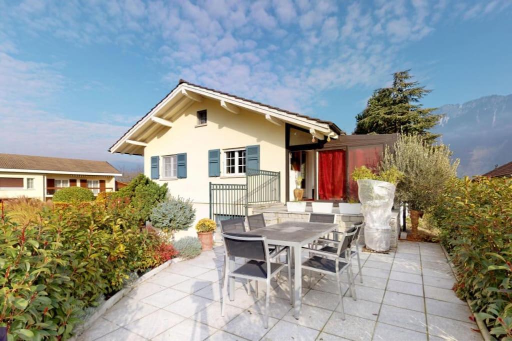 Cheerful Villa With Fireplace, Bath-Tub And Garden Noville Exterior photo